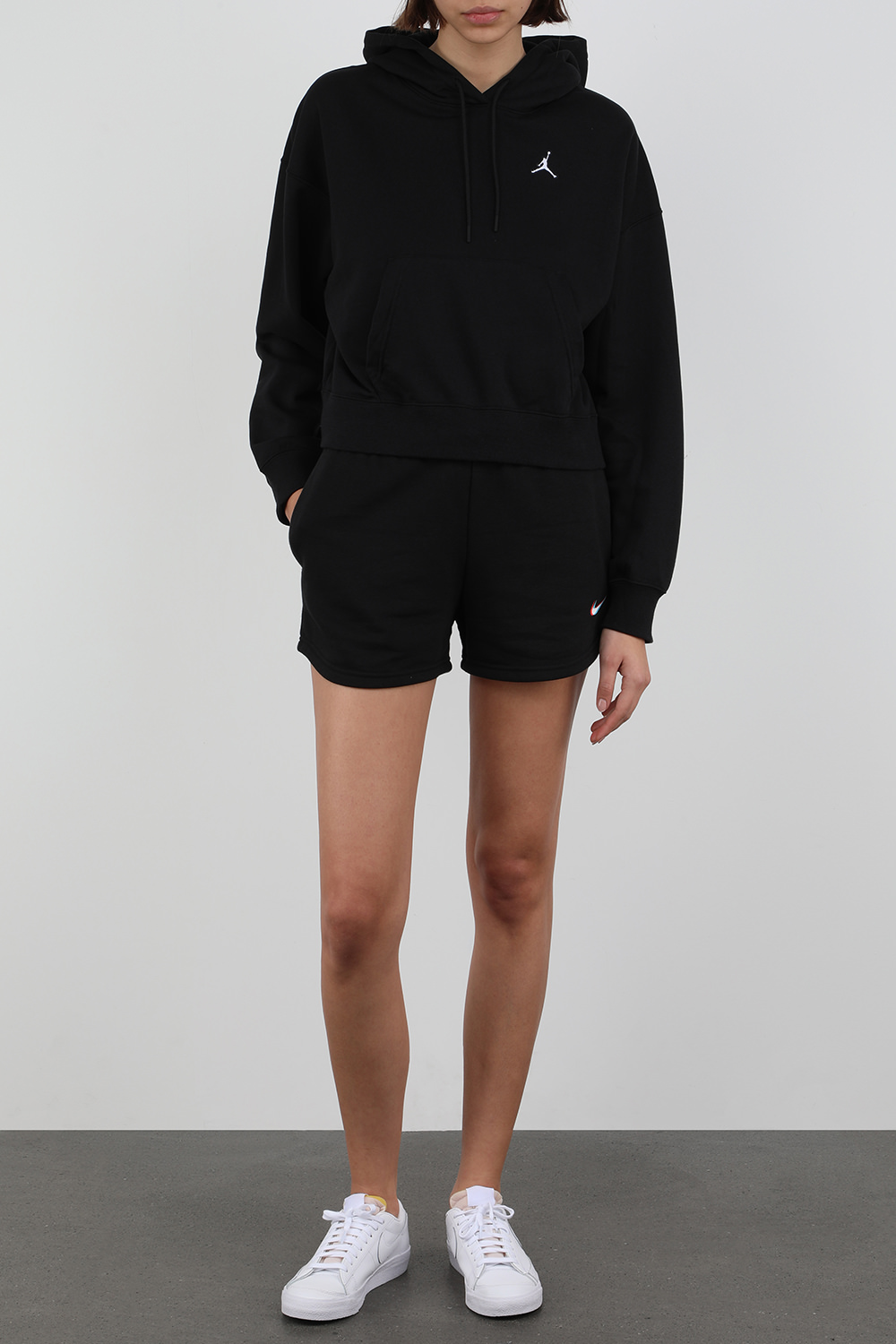 סווטשירט קפוצ'ון עם לוגו ג'ורדן בגוון שחור